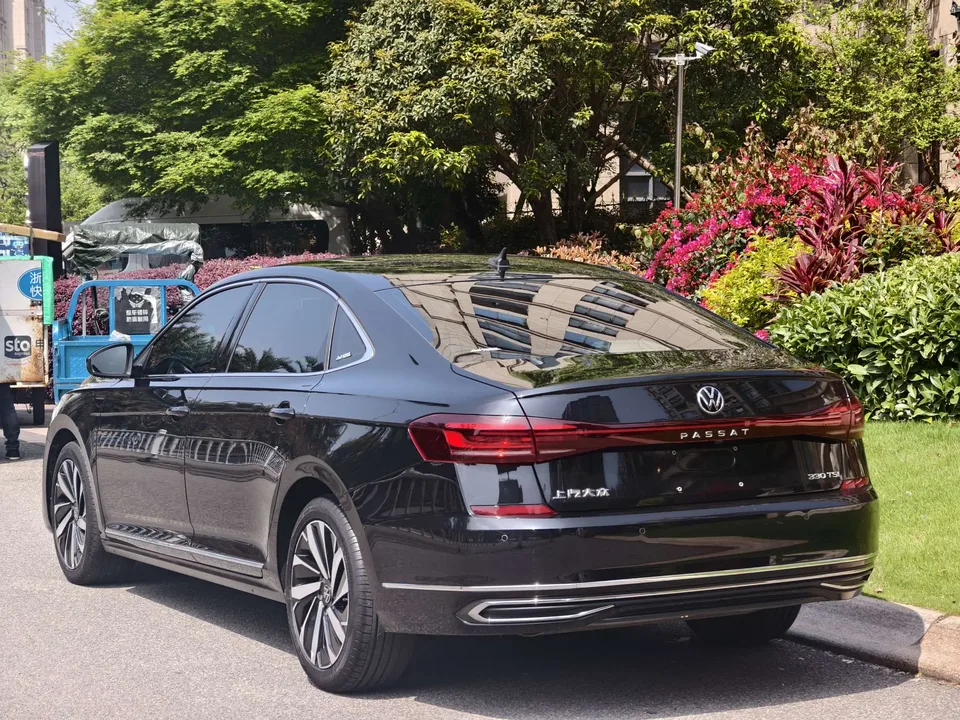 Volkswagen Passat Passat 2022 330TSI Elite Edition 2022 — миниатюра 2