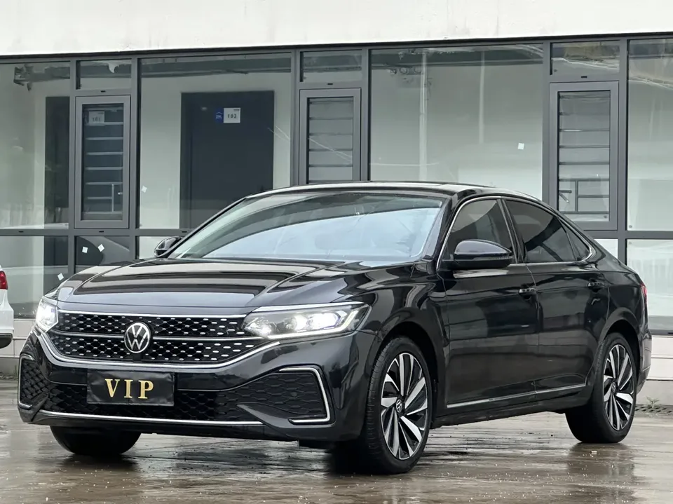 Volkswagen Passat 2022