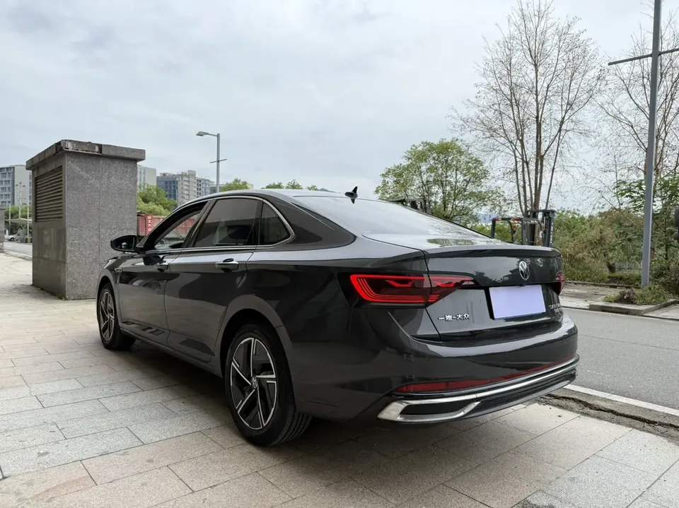 Volkswagen Sagitar 2023 Sagitar 300TSI DSG Beyond Edition 2023 — миниатюра 2
