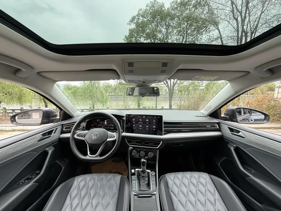 Volkswagen Sagitar 2023 Sagitar 300TSI DSG Beyond Edition 2023 — миниатюра 3