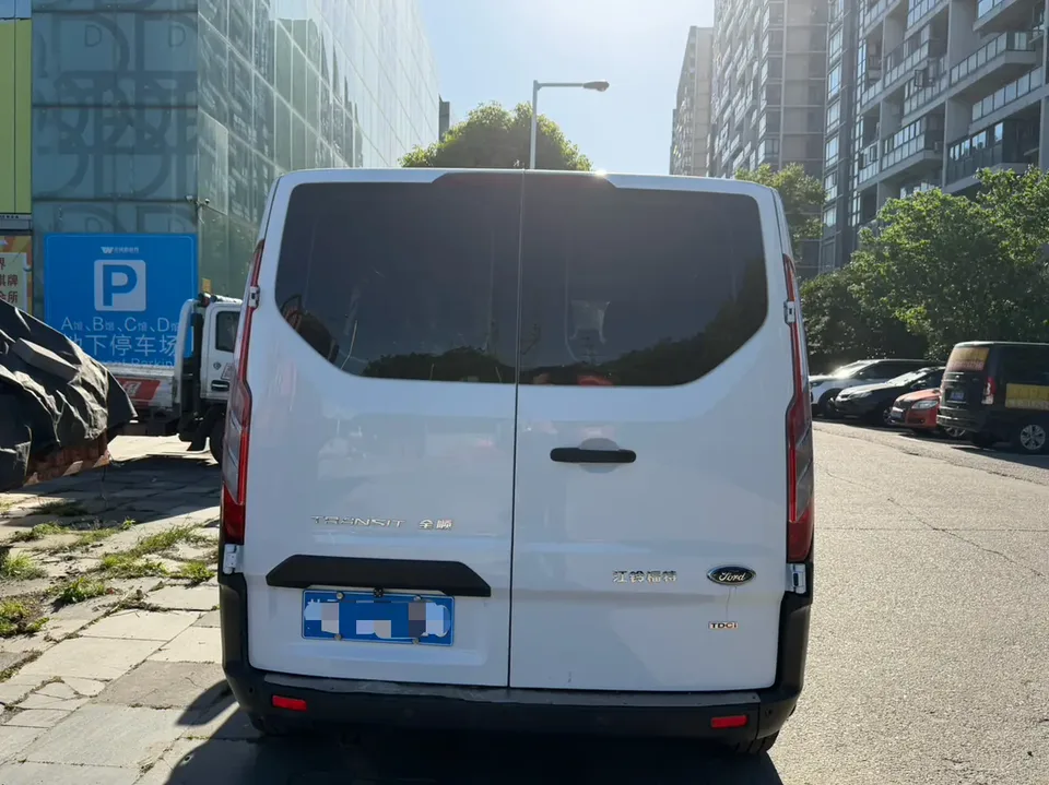 Ford Transit V362 2.0T diesel manual multi-functional commercial vehicle short-axle low-roof 5/6-seat national VI 2022 — миниатюра 2