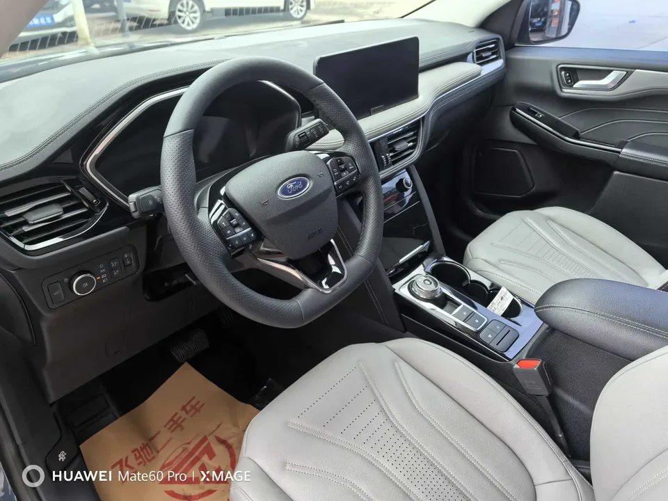 Ford Escape 2023 EcoBoost 245 4WD ST-LINE Pro 2024 — миниатюра 5