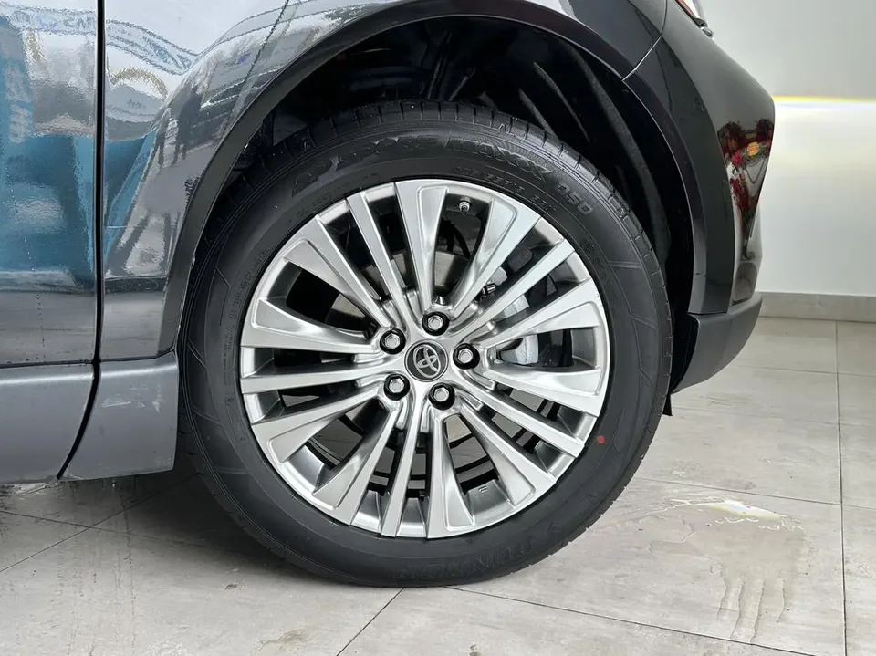 Toyota HARRIER 2.0L CVT two-wheel drive exclusive version 2023 — миниатюра 4
