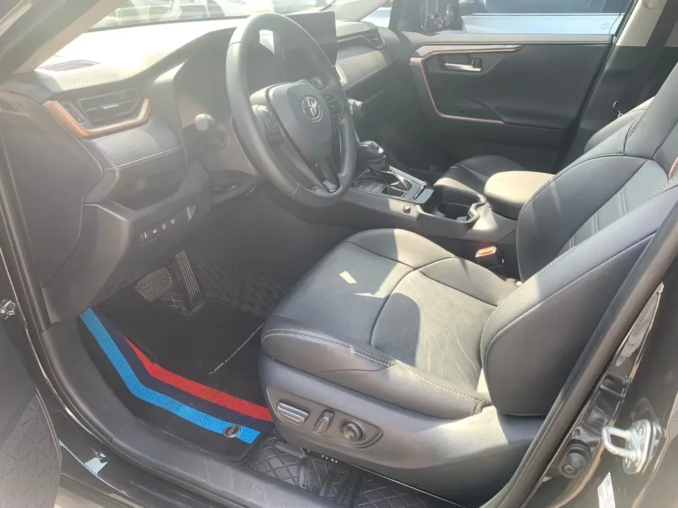 Toyota Willanda 2.0L 2WD Leading Edition 2024 — миниатюра 3