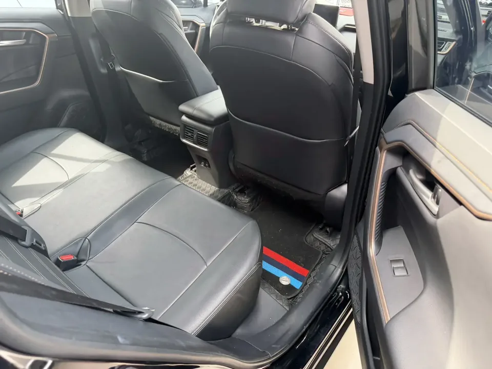 Toyota Willanda 2.0L 2WD Leading Edition 2024 — миниатюра 4