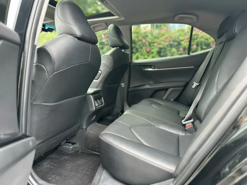 Toyota Camry 2.0G Deluxe Edition 2022 — миниатюра 3