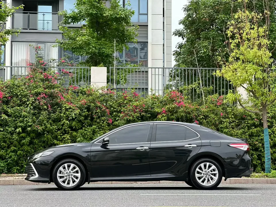 Toyota Camry 2.0G Deluxe Edition 2022 — миниатюра 4