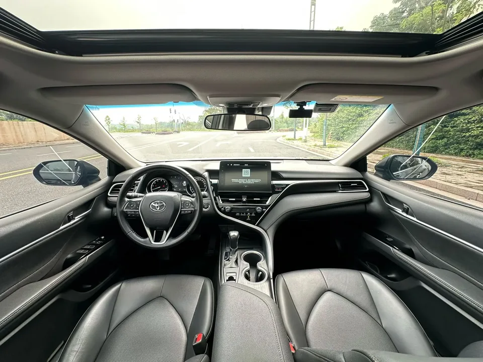 Toyota Camry 2.0G Deluxe Edition 2022 — миниатюра 5