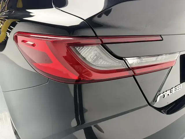 Toyota Camry 2026 Camry Hybrid 2.0HE Elite Edition 2025 — миниатюра 2