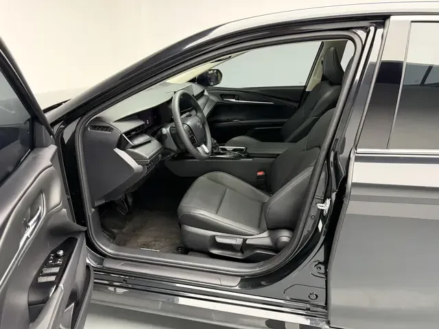 Toyota Camry 2026 Camry Hybrid 2.0HE Elite Edition 2025 — миниатюра 3