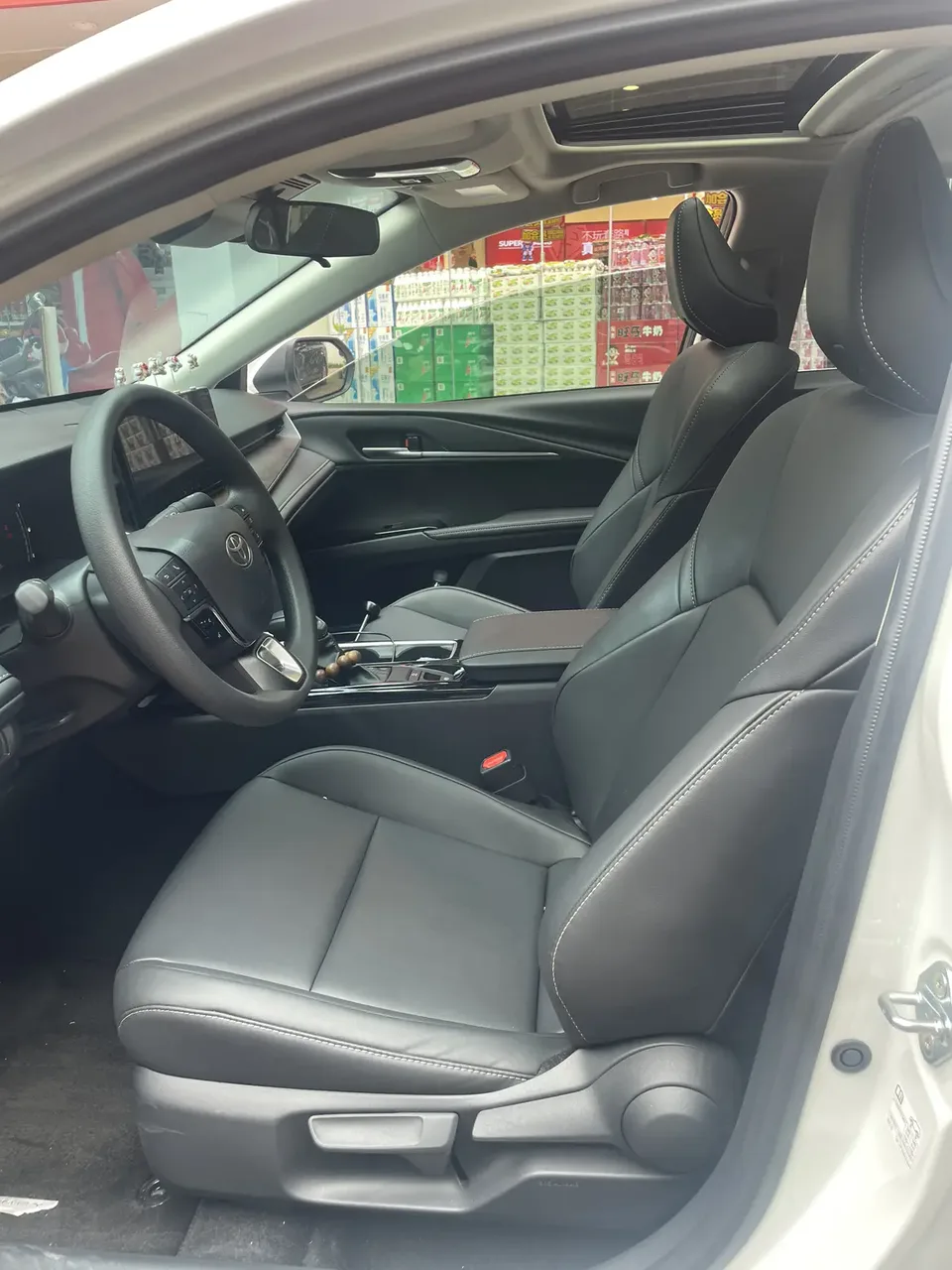 Toyota Camry 2026 Camry Hybrid 2.0HE Elite Edition 2025 — миниатюра 4