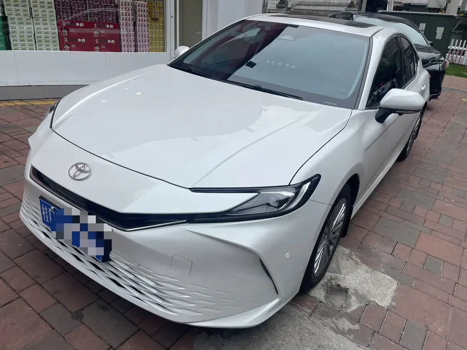 Toyota Camry 2025