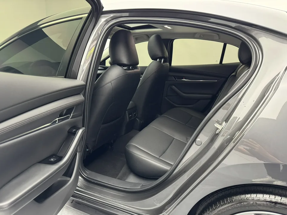 Mazda Axela Mazda3 2023 2.0L Automatic Quality Edition 2024 — thumbnail 5