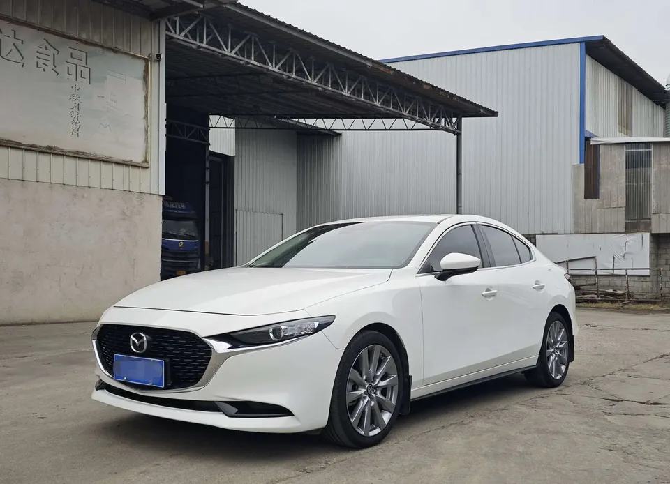 Mazda Axela 2.0L Automatic Elegant Edition 2023 — фото 1, купить с доставкой в Москву