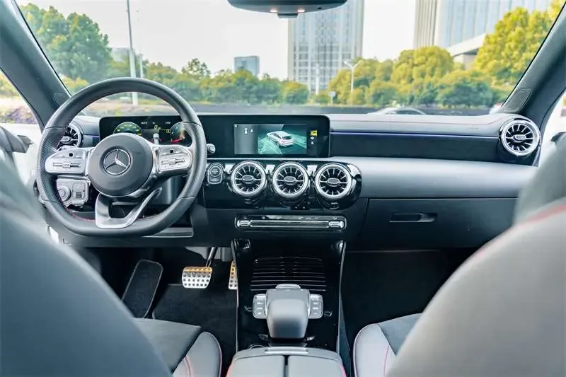 Mercedes-Benz CLA (Imported) facelift CLA 200 five-door hunting coupe 2023 — миниатюра 4