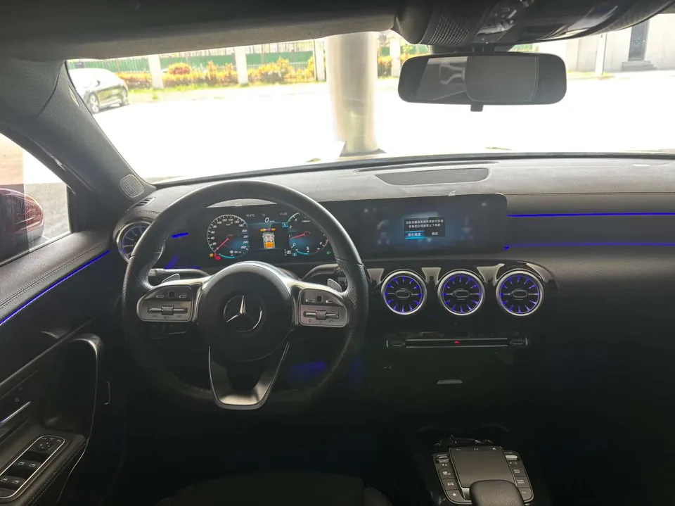 Mercedes-Benz Mercedes Benz A Class second facelift A 200 L sports sedan fashion version 2022 — миниатюра 3