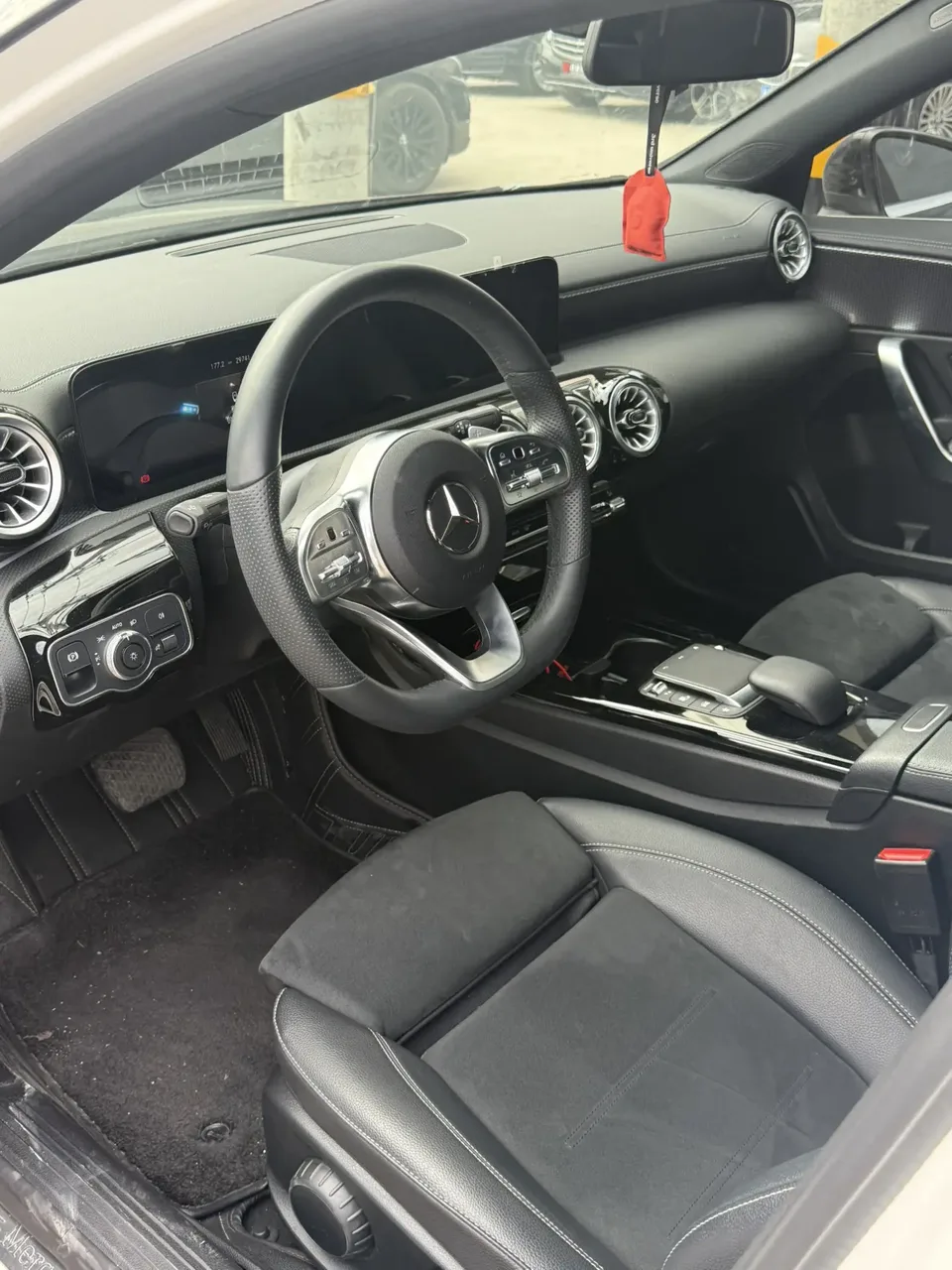 Mercedes-Benz Mercedes Benz A Class second facelift A 200 L sports sedan fashion version 2022 — миниатюра 5