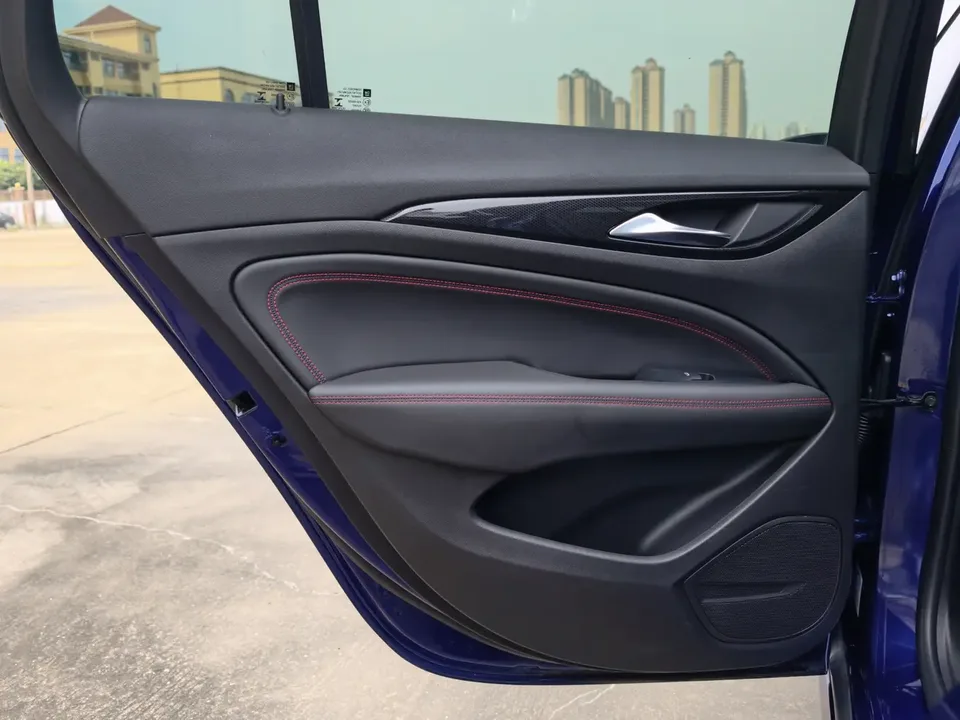 Buick Majesty Regal 2021 GS 28T Elite 2022 — миниатюра 5