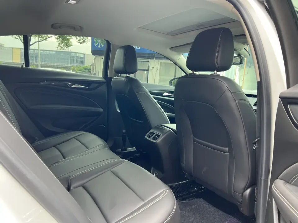 Buick Majesty Regal 2024 25T Super Edition 2024 — миниатюра 4