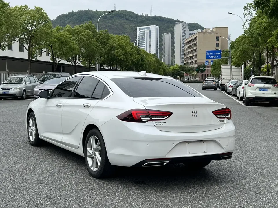 Buick Majesty Regal 2024 25T Super Edition 2024 — миниатюра 5