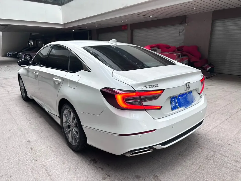 Honda Accord 2022 Accord 260TURBO Fantasy Night Premium Edition 2022 — миниатюра 4