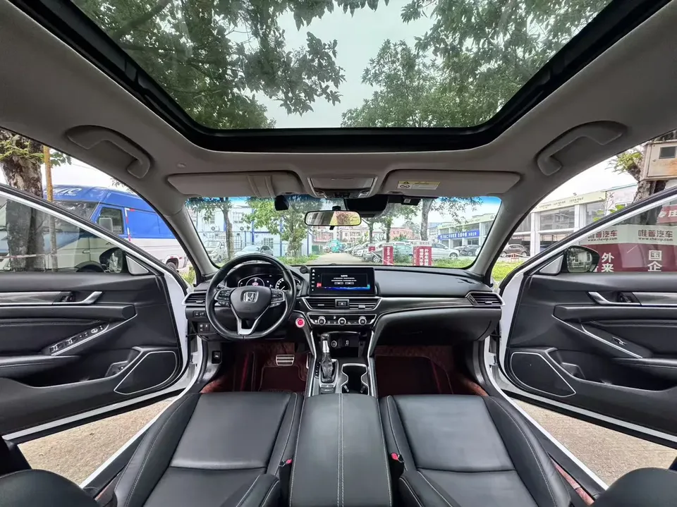 Honda Accord 2022 Accord 260TURBO Fantasy Night Premium Edition 2023 — миниатюра 2