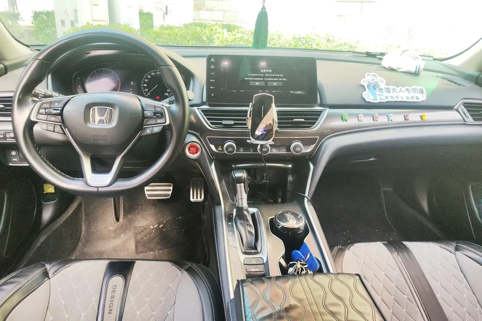 Honda Accord 2022 Accord 260TURBO Fantasy Night Premium Edition 2022 — миниатюра 4