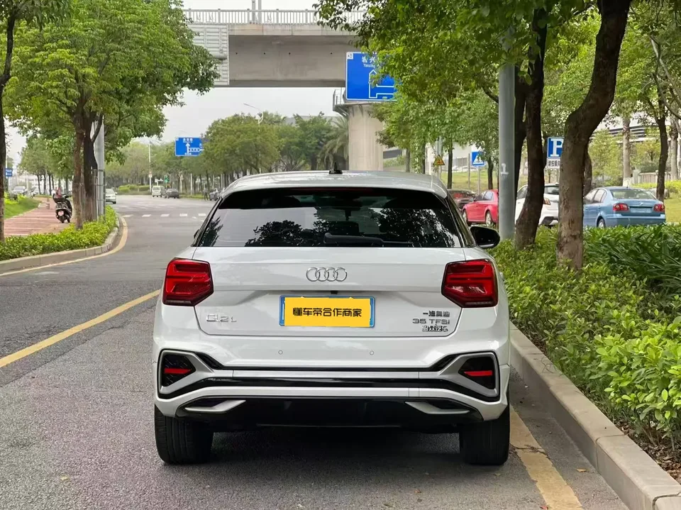 Audi Q2L Audi Q2L 2022 35 TFSI Fashionable and Elegant 2023 — миниатюра 2
