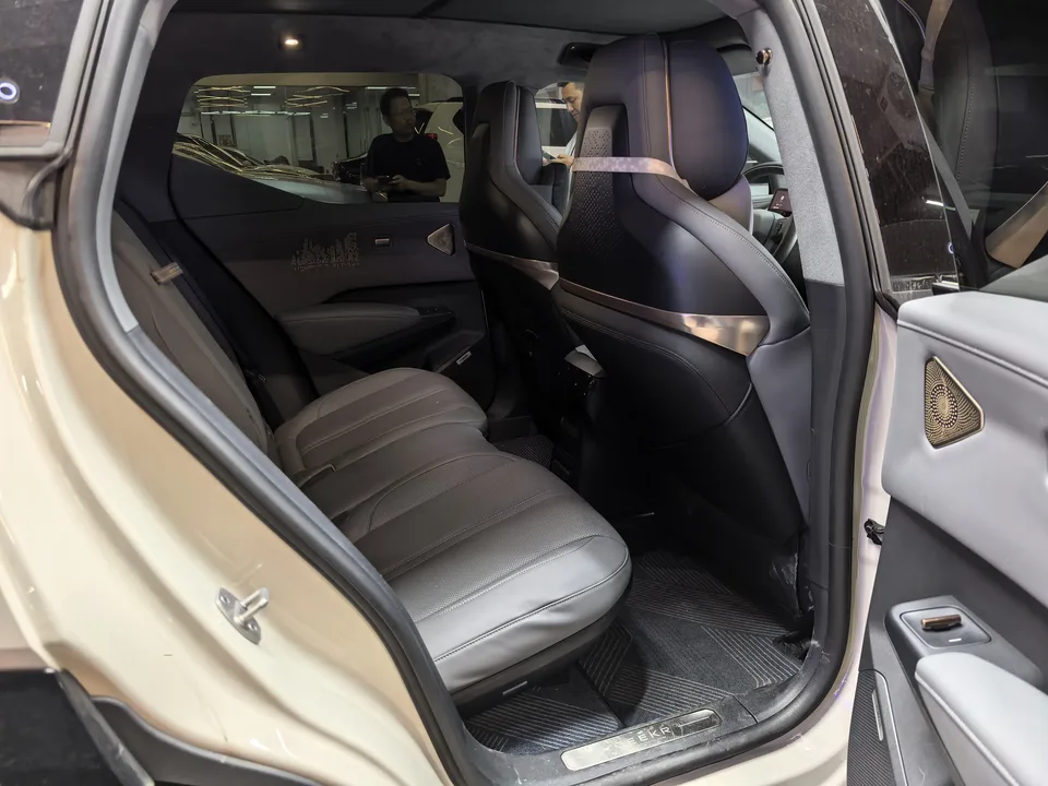 Zeekr X four-seat rear-wheel drive version 2024 — миниатюра 5