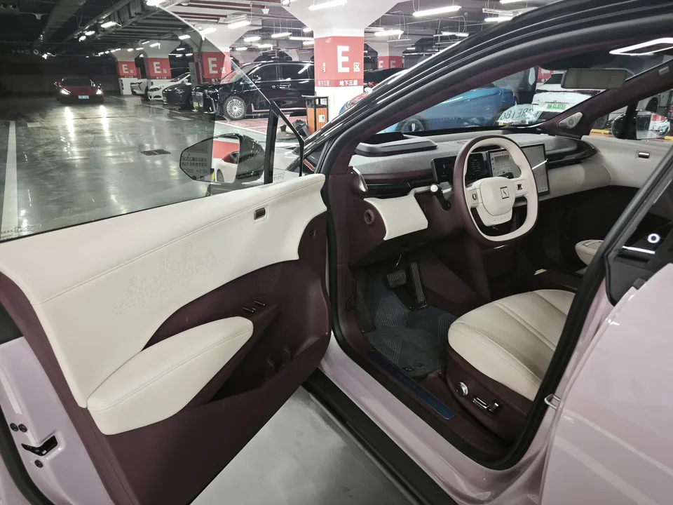 Zeekr X four-seat rear-wheel drive version 2024 — миниатюра 4