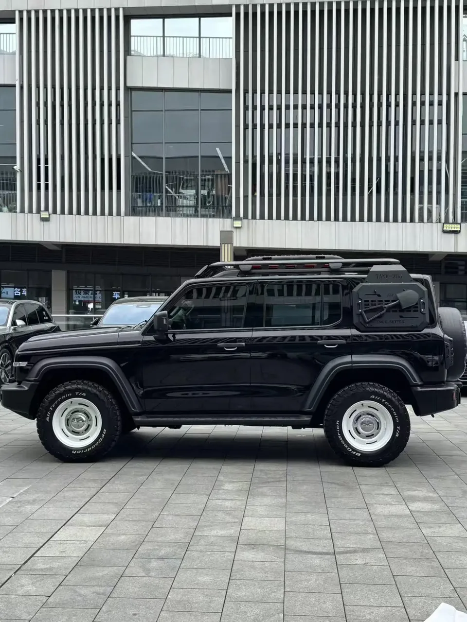 Tank 300 Off-Road Edition 2.0T Conqueror 2022 — миниатюра 4