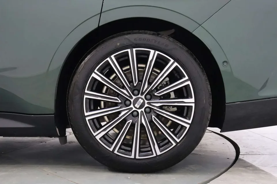 Geely Galaxy Star 8 PHEV 130km EM-P Starship Edition 2025 — миниатюра 2