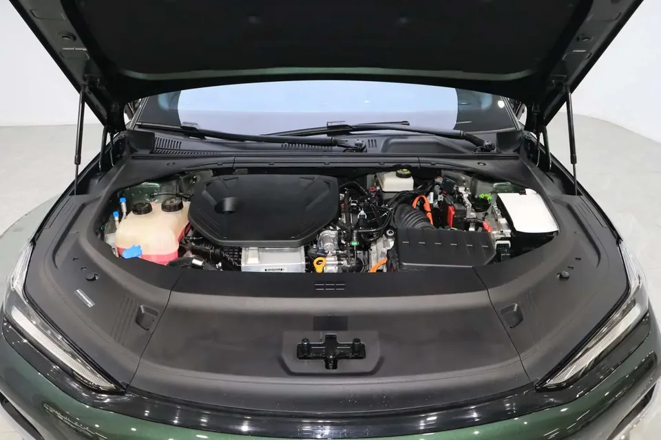 Geely Galaxy Star 8 PHEV 130km EM-P Starship Edition 2025 — миниатюра 4