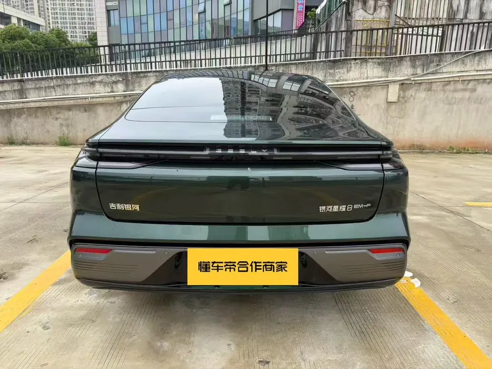 Geely Galaxy Star 8 PHEV 130km EM-P Exploration Edition 2025 — миниатюра 2