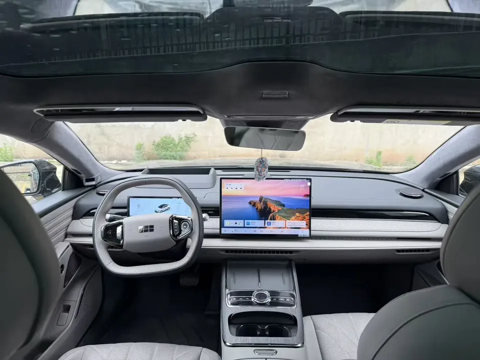 Geely Galaxy Star 8 PHEV 130km EM-P Exploration Edition 2025 — миниатюра 4