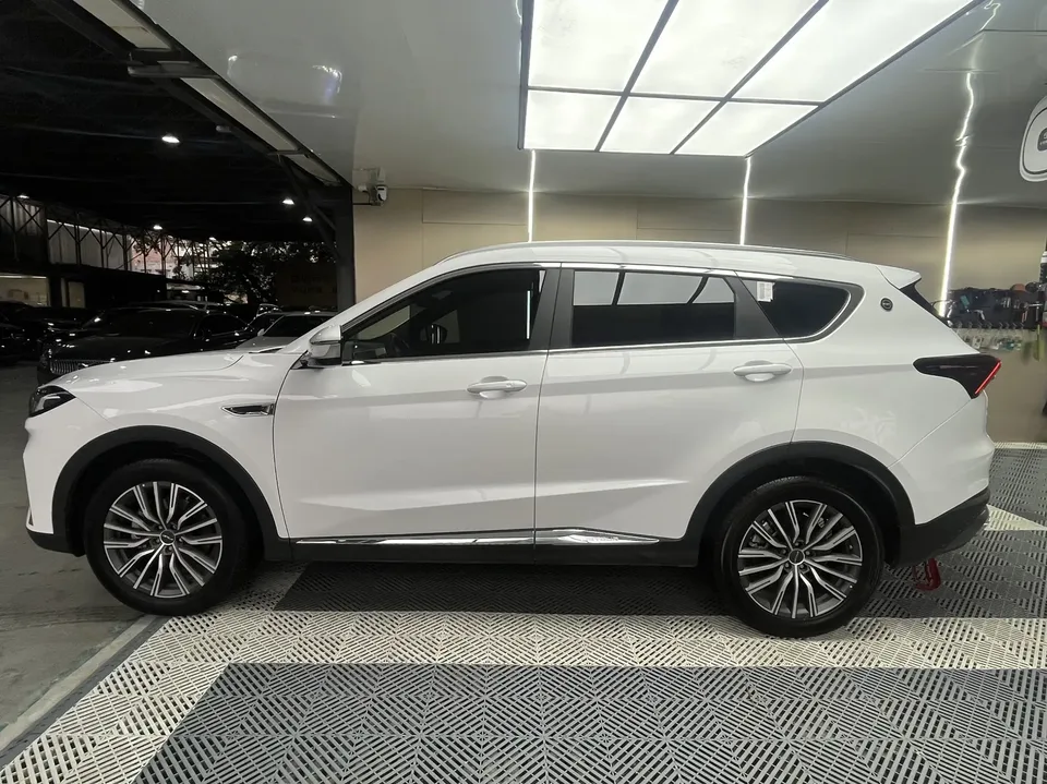 Jetour Jietu X70 PLUS Jietu X70 PLUS 2024 Champion Edition 1.5T DCT Champion PRO 7 Seaters 2024 — миниатюра 4