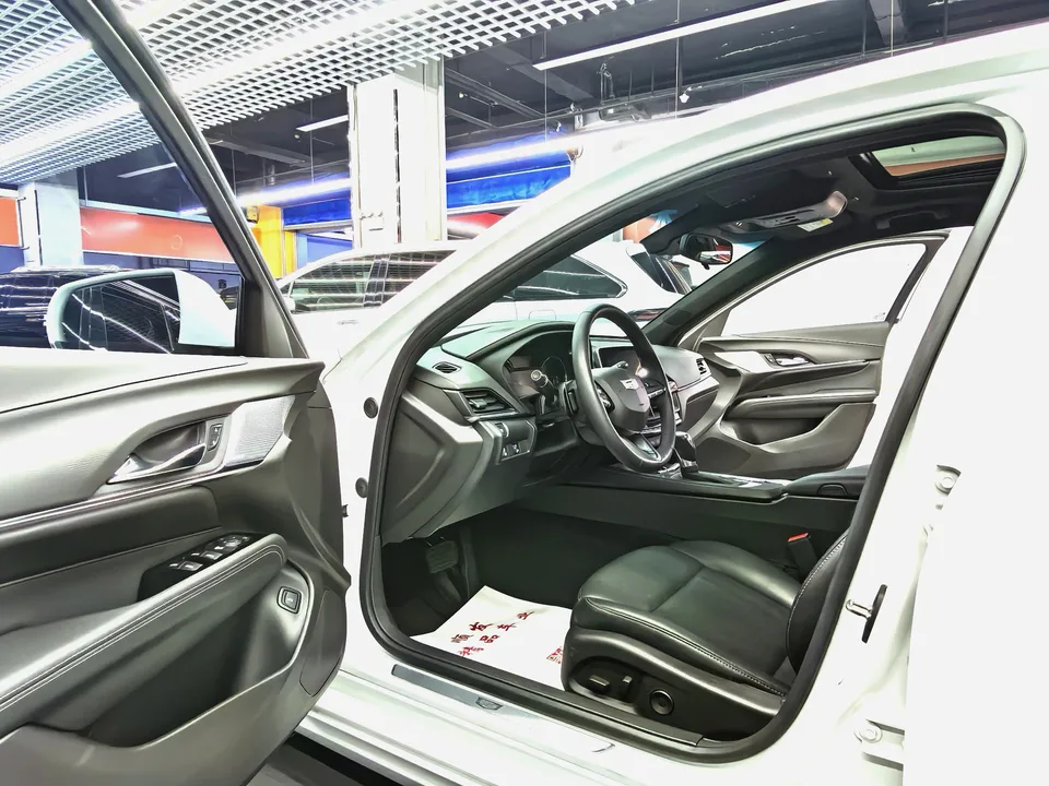 Cadillac CT4 Cadillac CT4 2022 28T Fashion Model 2022 — миниатюра 3