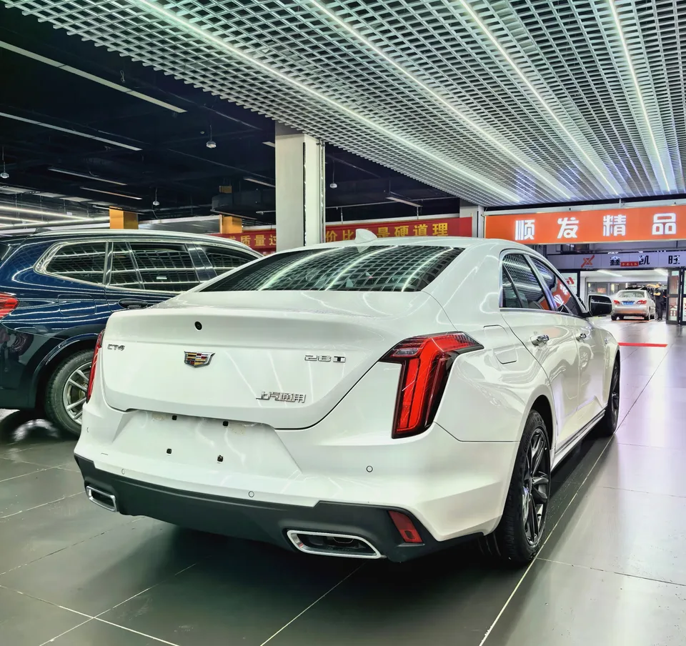 Cadillac CT4 Cadillac CT4 2022 28T Fashion Model 2022 — миниатюра 4
