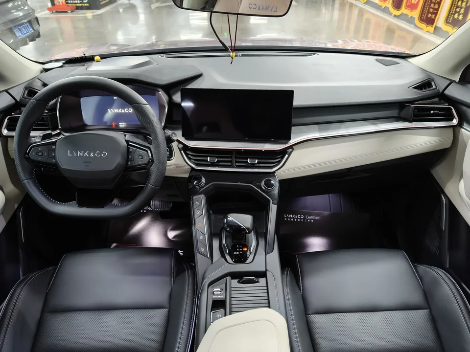 Lynk & Co 06 Lynk & Co 06 2023 Remix 1.5T Hero 2024 — миниатюра 4