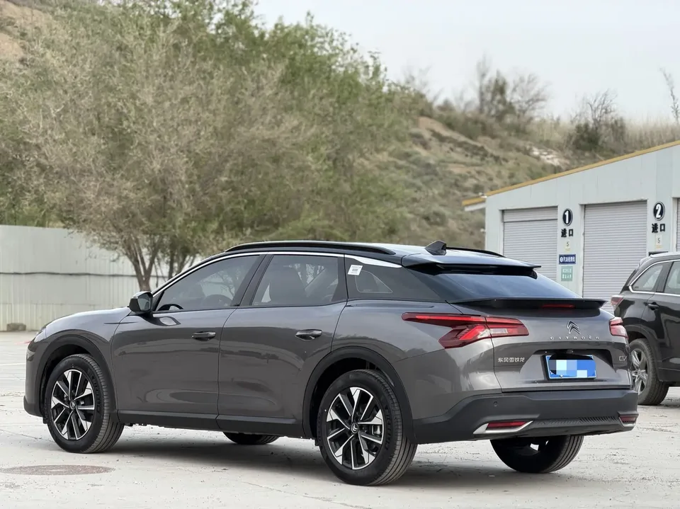Citroen Versailles C5 X 1.6T is extraordinary 2025 — thumbnail 5