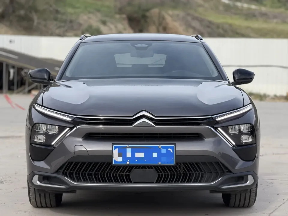 Citroen Versailles C5 X 1.6T is extraordinary 2025 — photo 1, buy with delivery to Moscow