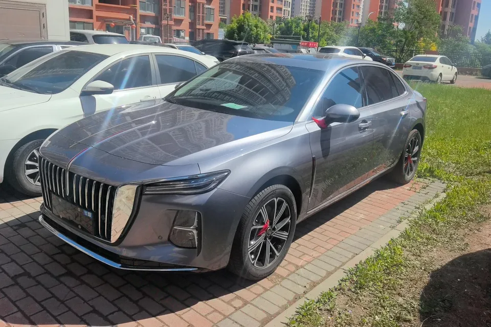 Hongqi H5 PHEV 2025