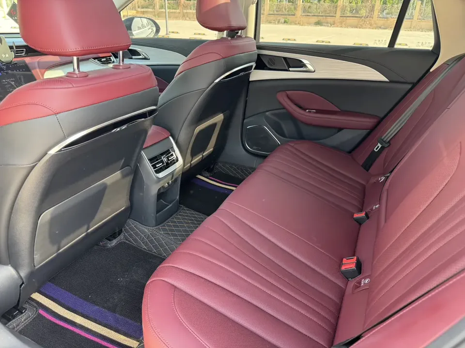 Hongqi H5 Hongqi H5 2025 1.5T DCT Flagship 500,000th Commemorative Edition 2026 — миниатюра 3