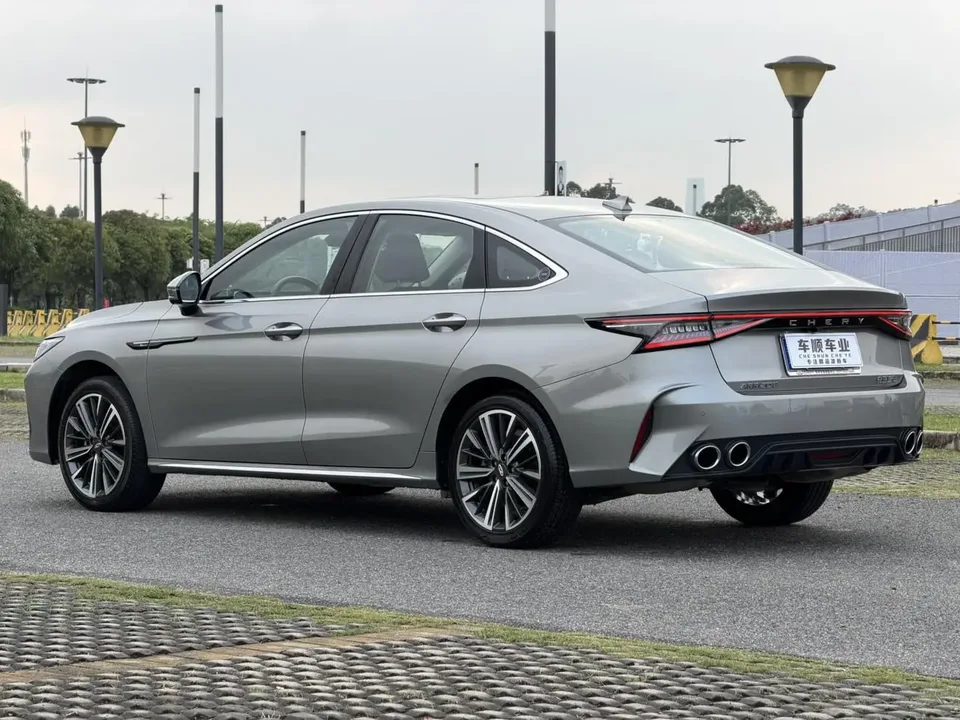 Chery Arrizo 8 1.6TGDI DCT Rui 2024 — миниатюра 2