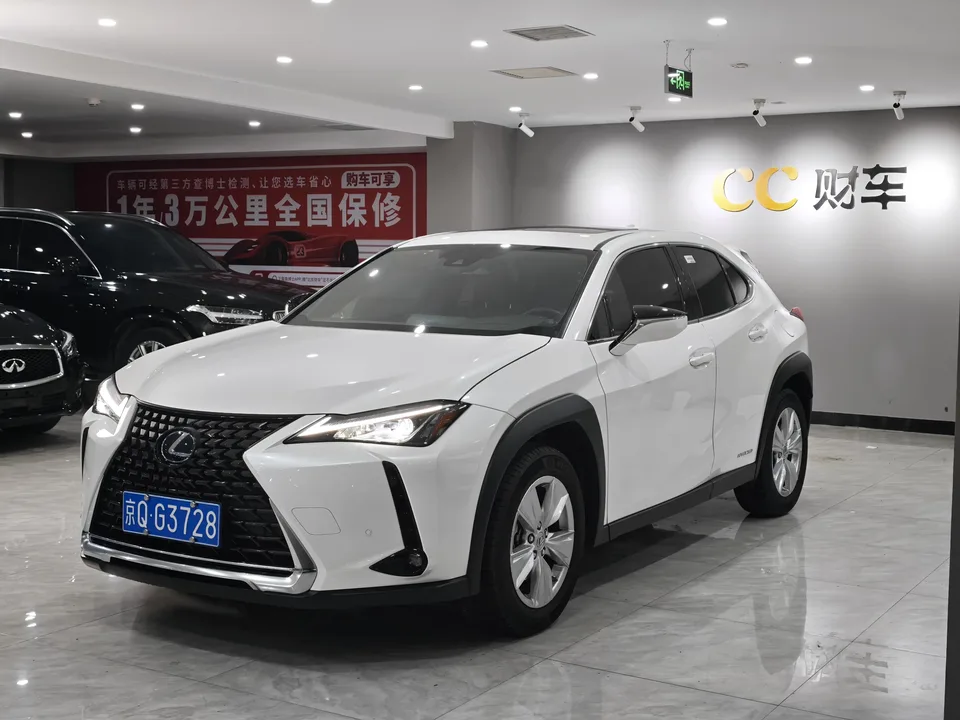Lexus UX 2022