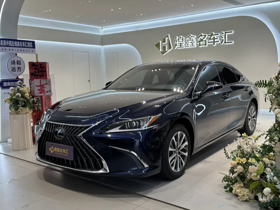 Lexus ES 2024