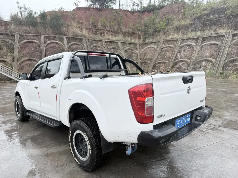 Dongfeng Ruiqi 6 2.3T manual four-wheel drive diesel standard flat bottom long cargo box 2023 — миниатюра 2