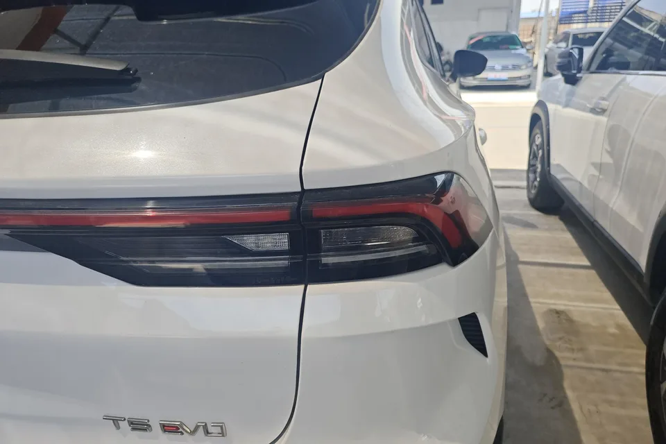 Forthing Fengxing T5 EVO Fengxing T5 EVO 2024 Swift Edition 1.5TD DCT Starry Sky Edition 2024 — миниатюра 4