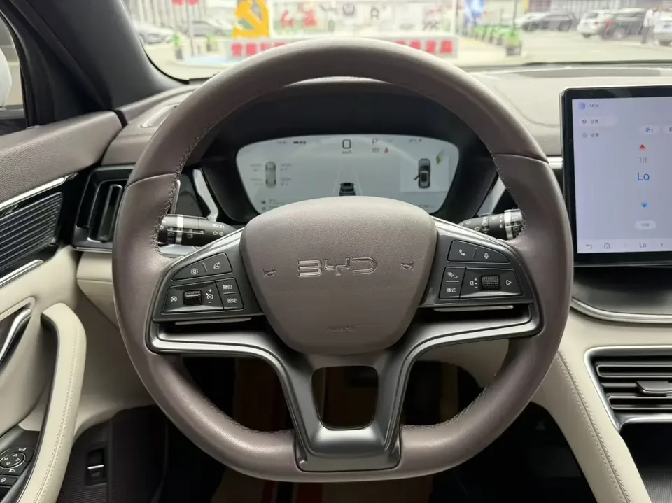BYD Song PLUS DM Song PLUS DM 2025 DM-i 112KM Premium Edition 2025 — миниатюра 4