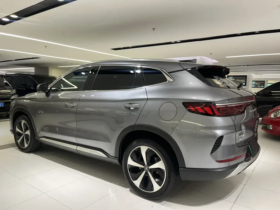 BYD Song PLUS DM DM-i 110KM 2WD Flagship PLUS 2022 — миниатюра 2